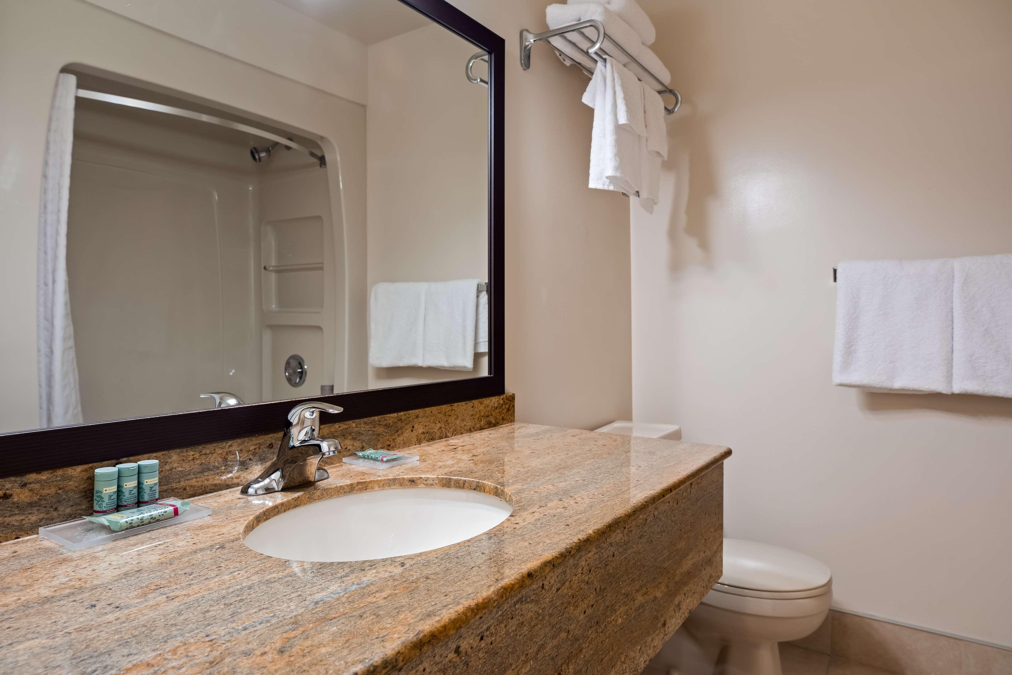 Best Western Smiths Falls Hotel Экстерьер фото