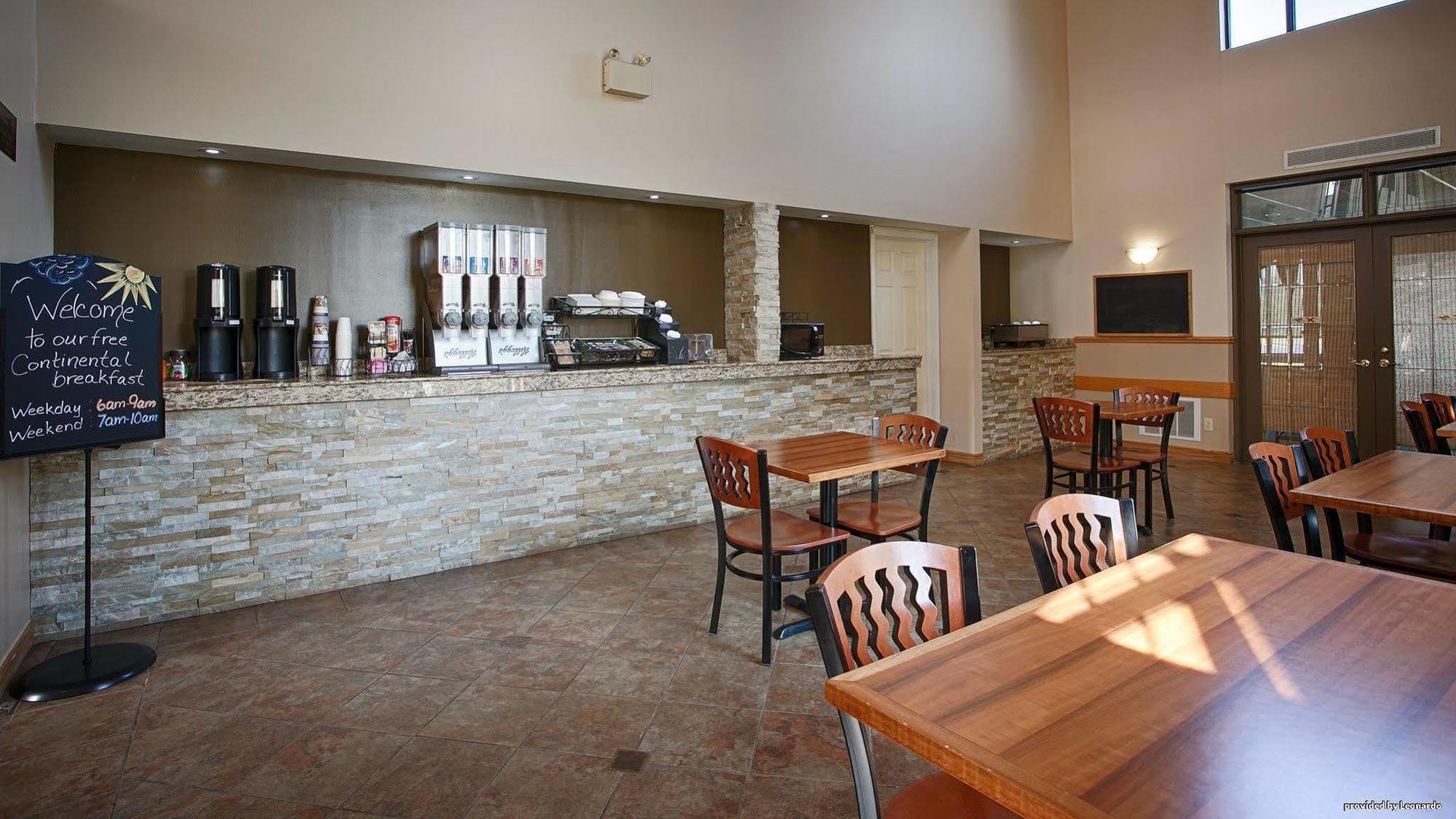 Best Western Smiths Falls Hotel Экстерьер фото